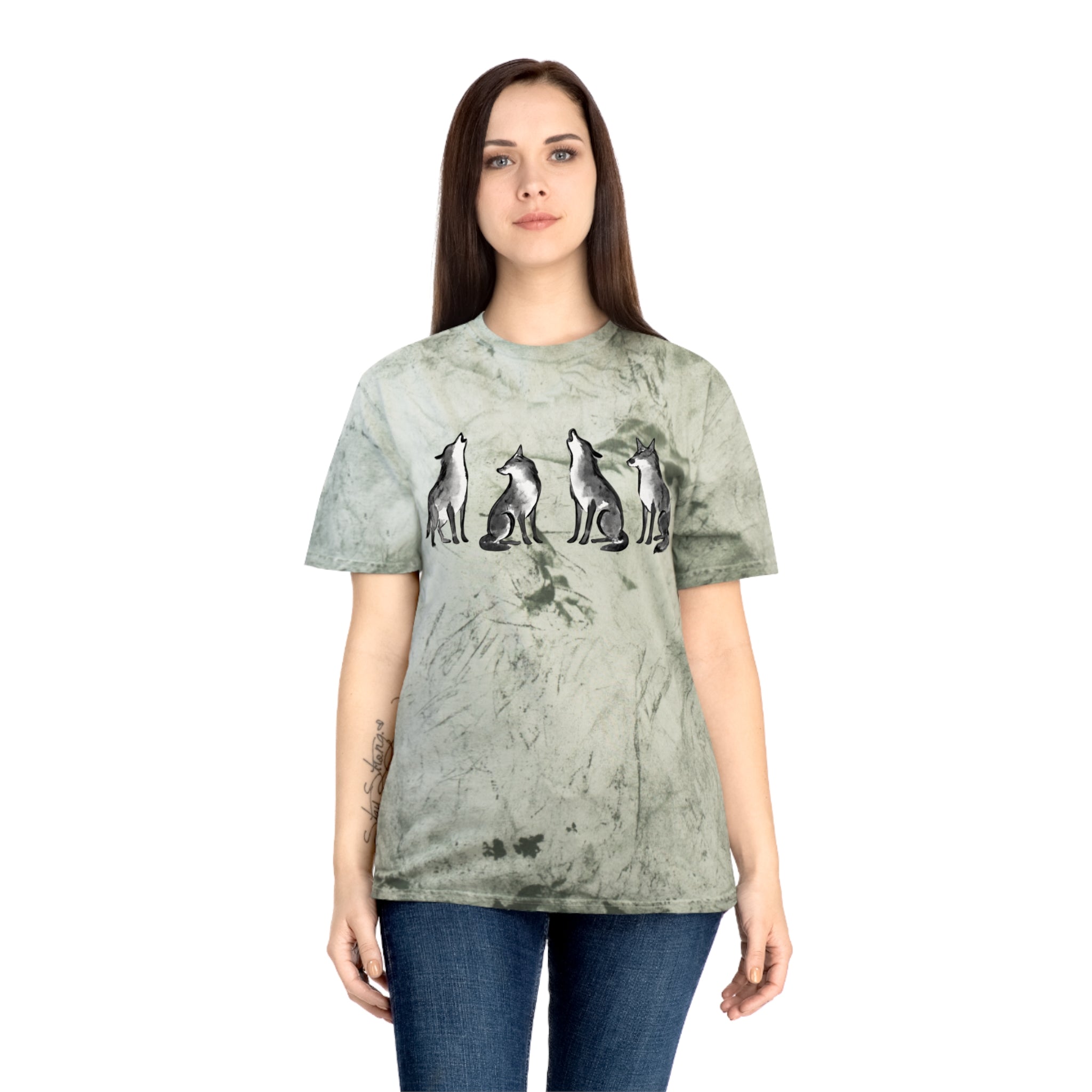 Howling Wolf Graphic T‑Shirt – Rustic Wolf Tracker Tee